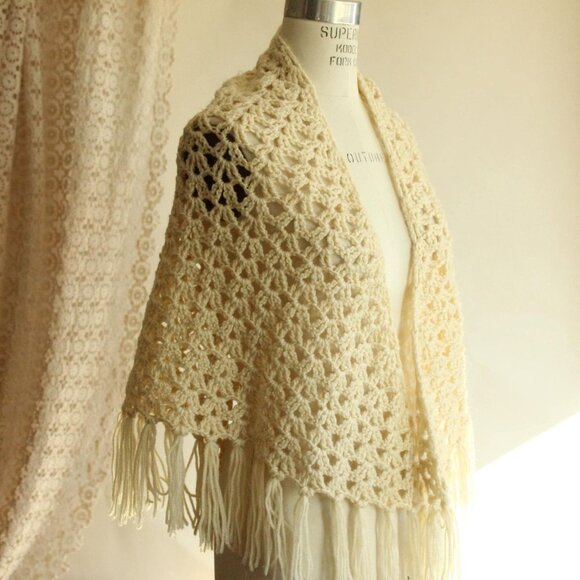 Vintage 1960s 1970s Shawl, Ivory Knit with Fringe Cape or Wrap - Picture 7 of 11